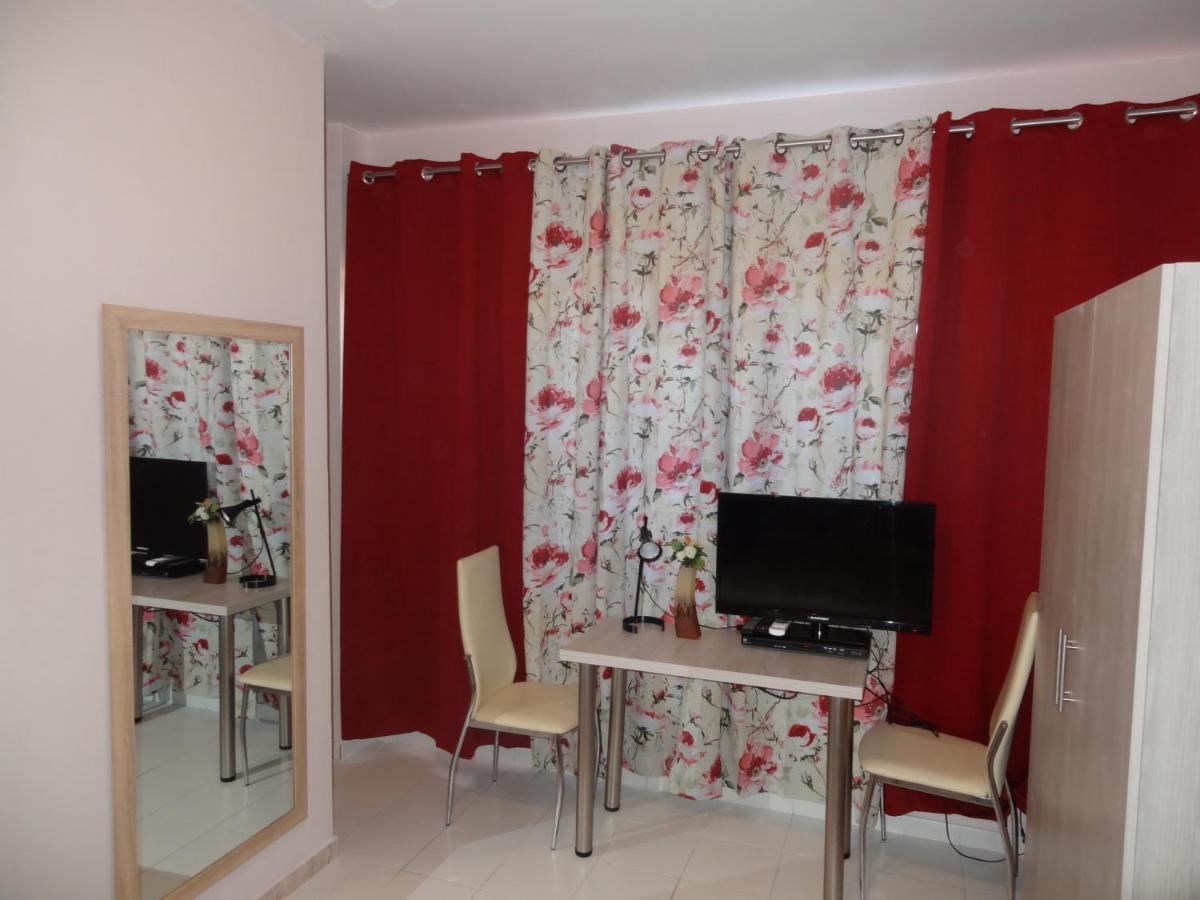 Central Park View Apartment Kalamata Bagian luar foto